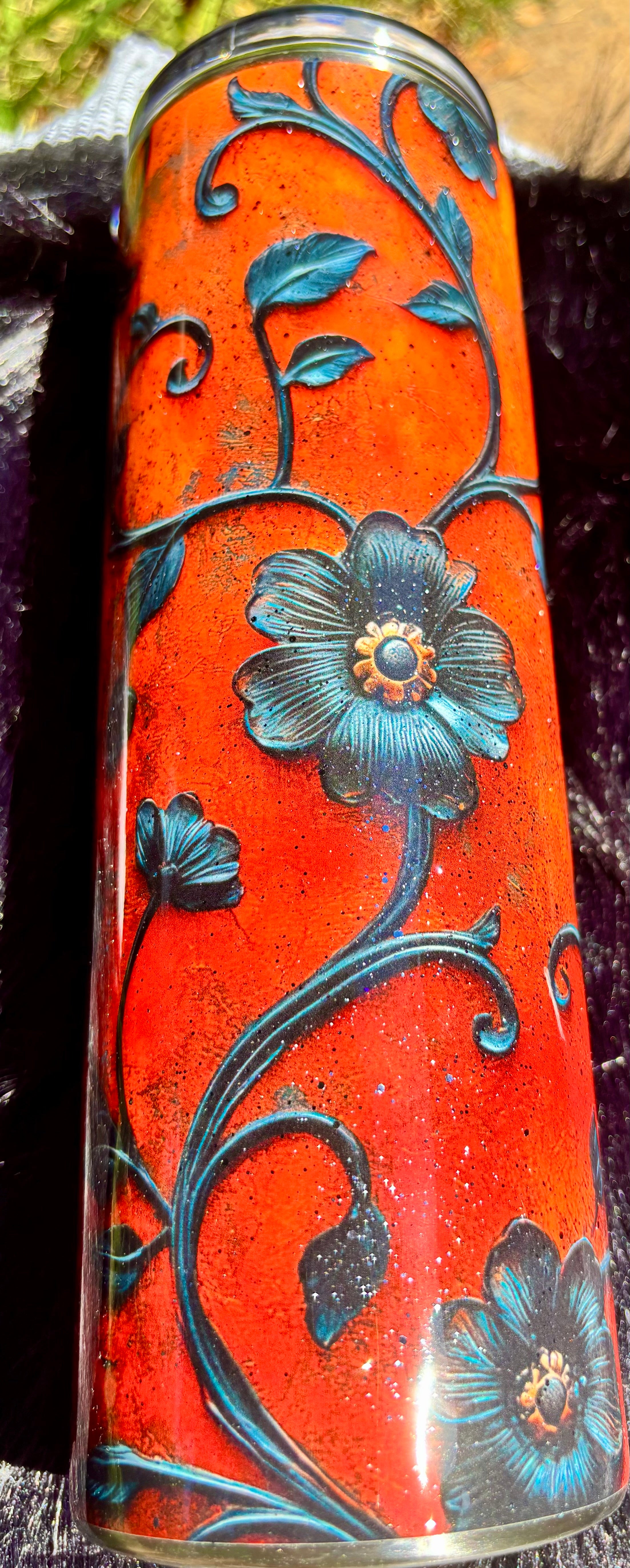 Black vines of flowers